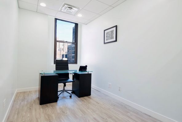 469 Fashion Ave, New York, NY, 10018